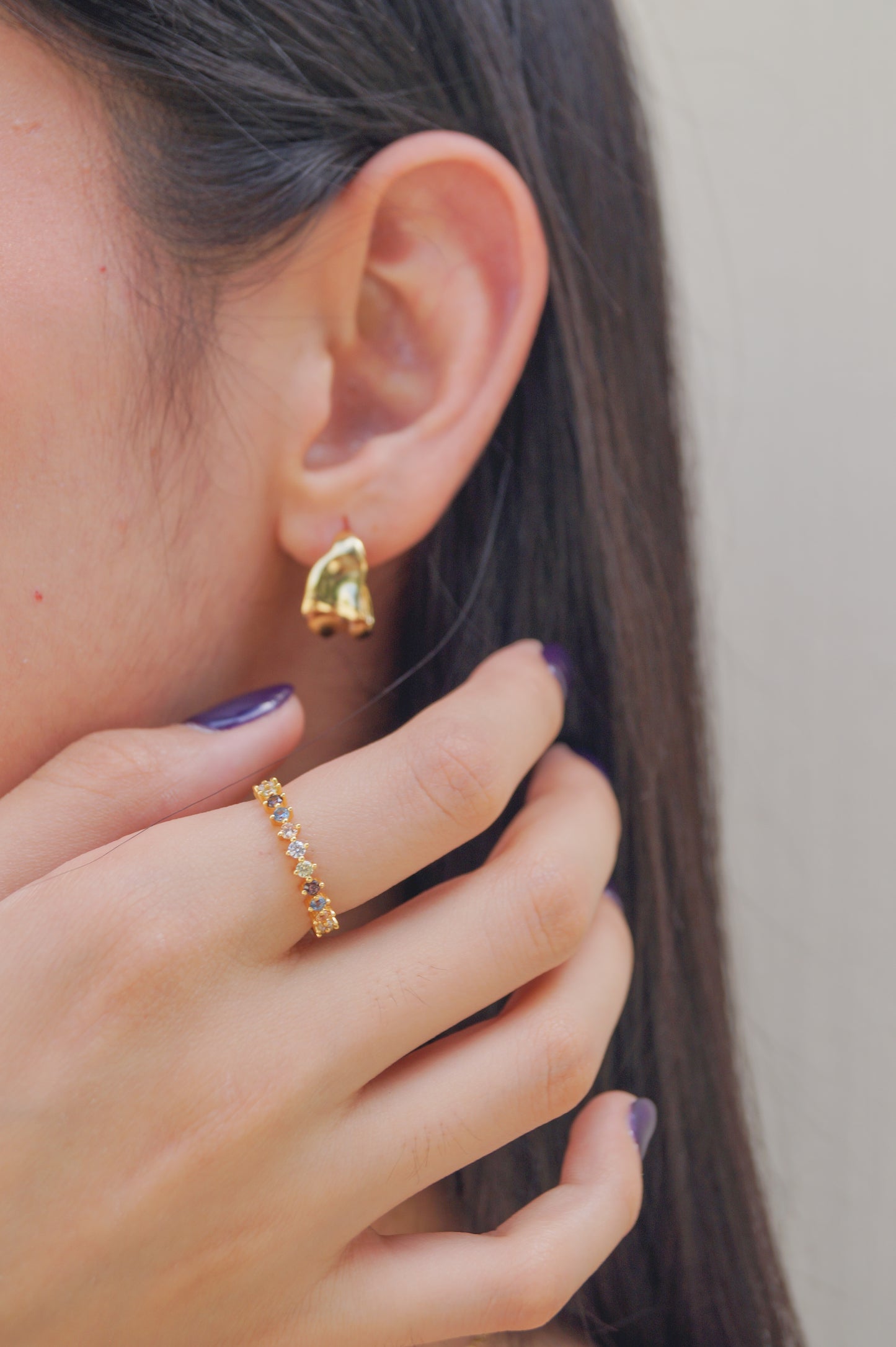 Anillo enchapado en oro colorido idea de uso