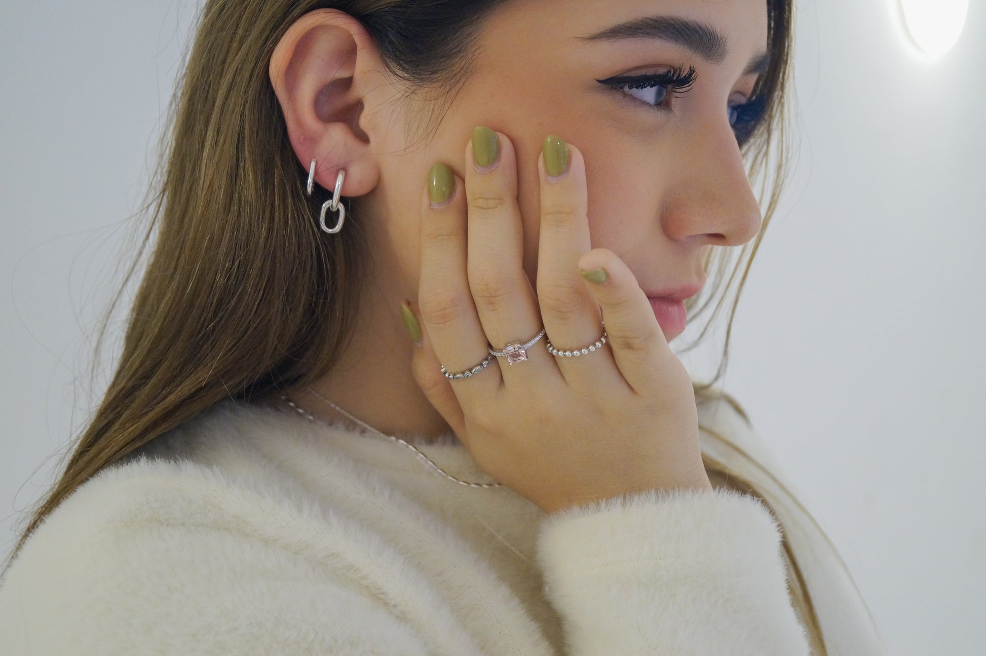 Anillo plata ley con cristal rosa idea de uso