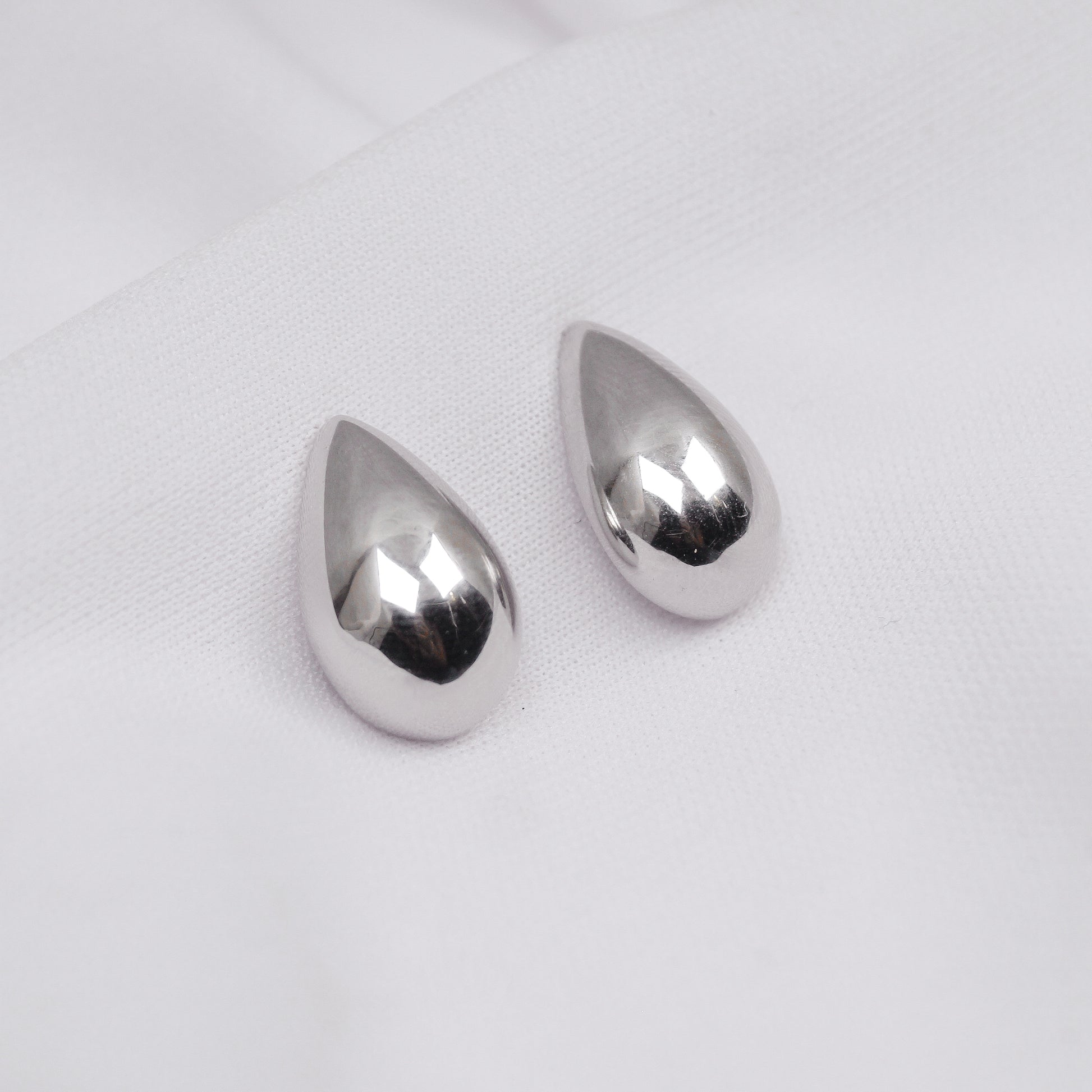 Aretes plata ley gota de lado dosce joyeria