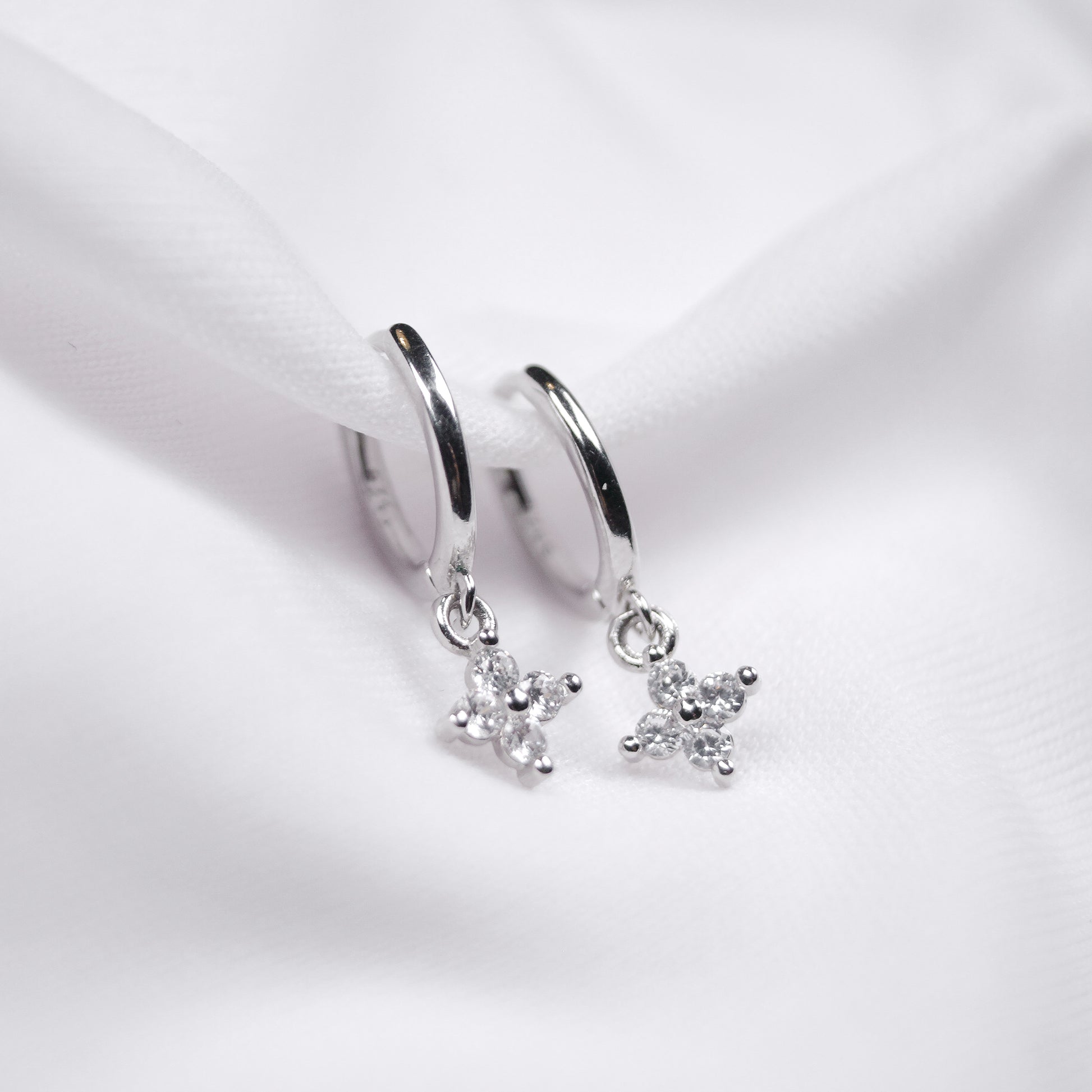 aretes arracadas a prueba de agua figura flor en plata ley