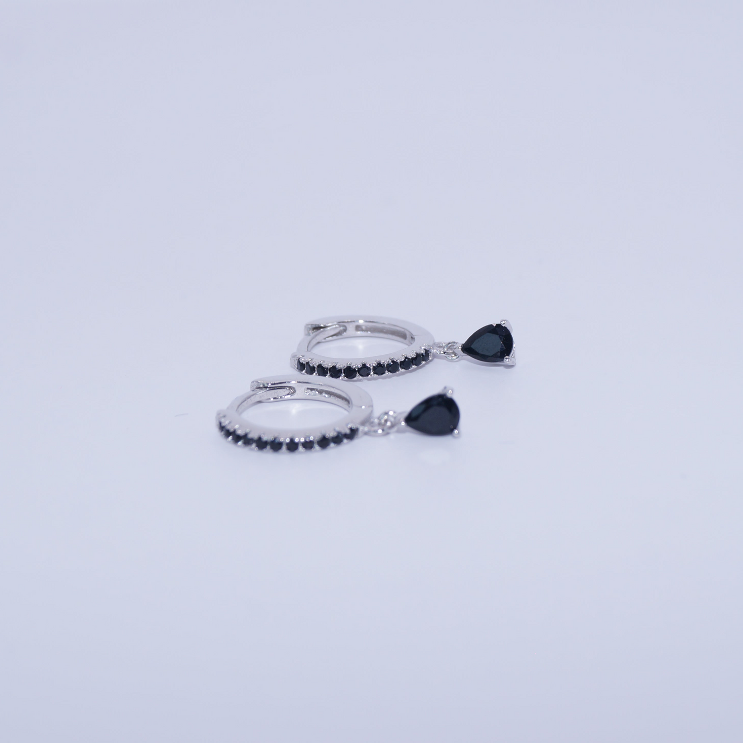 aretes con piedra negra huggies plata ley waterproof joyeria