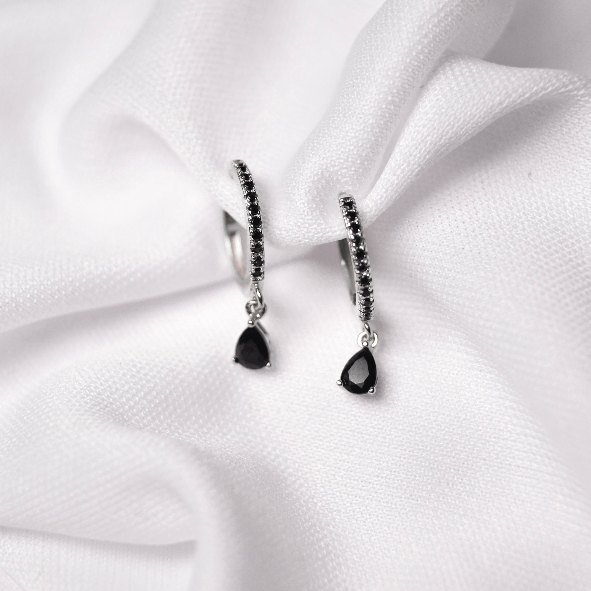 arracadas con piedra negra dosce joyeria plata ley